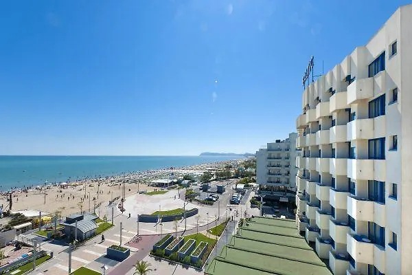 Baltic Riccione-fronte Mare מלון