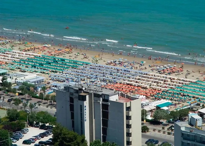 Baltic Riccione-fronte Mare 3* 里乔内