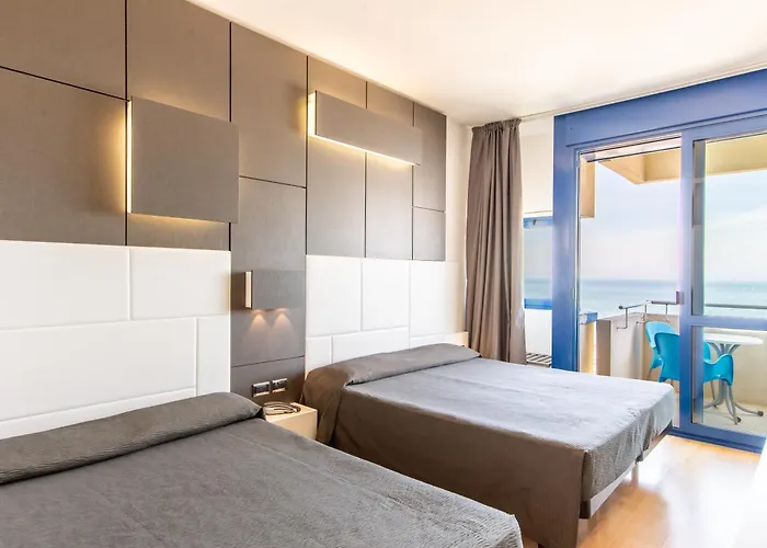 מלון Baltic Riccione-fronte Mare 3*