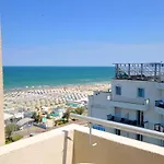 Hotel Baltic Riccione-fronte Mare 3*