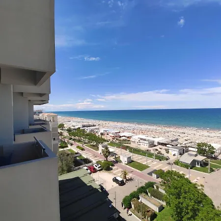 Baltic Riccione-fronte Mare 3* 里乔内