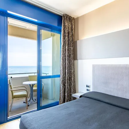 酒店 Baltic Riccione-fronte Mare