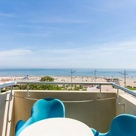 酒店 Baltic Riccione-fronte Mare 3*
