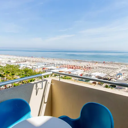 ホテル Baltic Riccione-fronte Mare 3*