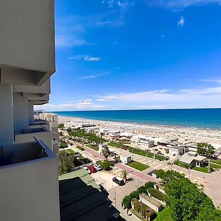 فندق Baltic Riccione-fronte Mare 3*