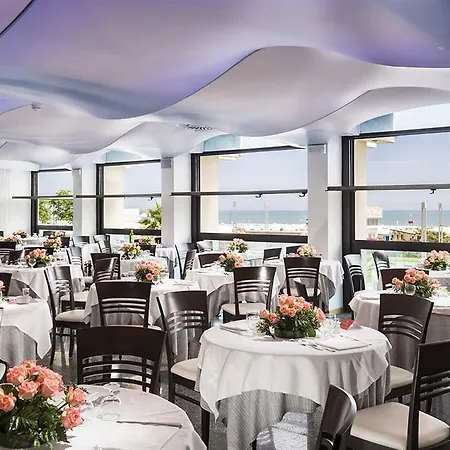 Baltic Riccione-fronte Mare 3* ريتشيوني