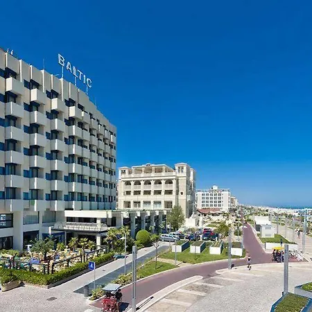 Baltic Riccione-fronte Mare ホテル リッチョーネ